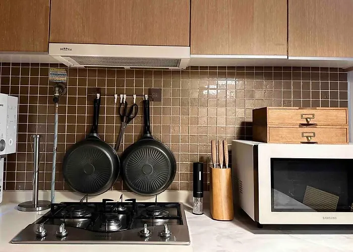 Apartment Elegant In Seoul's Vibrant Core!